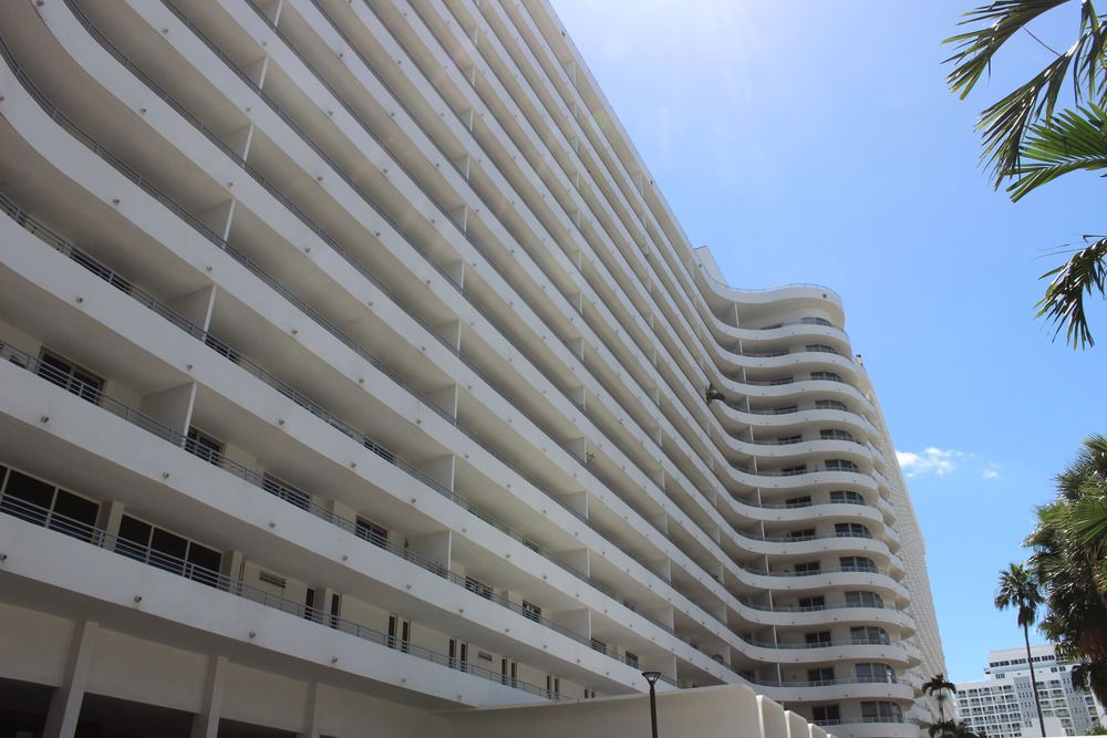 Oceanside Plaza  photo 2